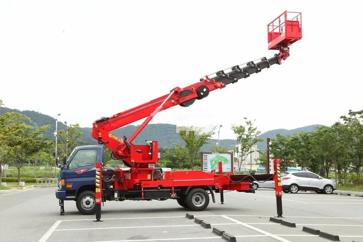 Автовышка с люлькой. Автовышка Horyong Sky-600 — 60 метров. Хендай автовышка 32 метров. Автовышка вышка телескопическая 28. Автовышка Hyundai 45 метров стрела.
