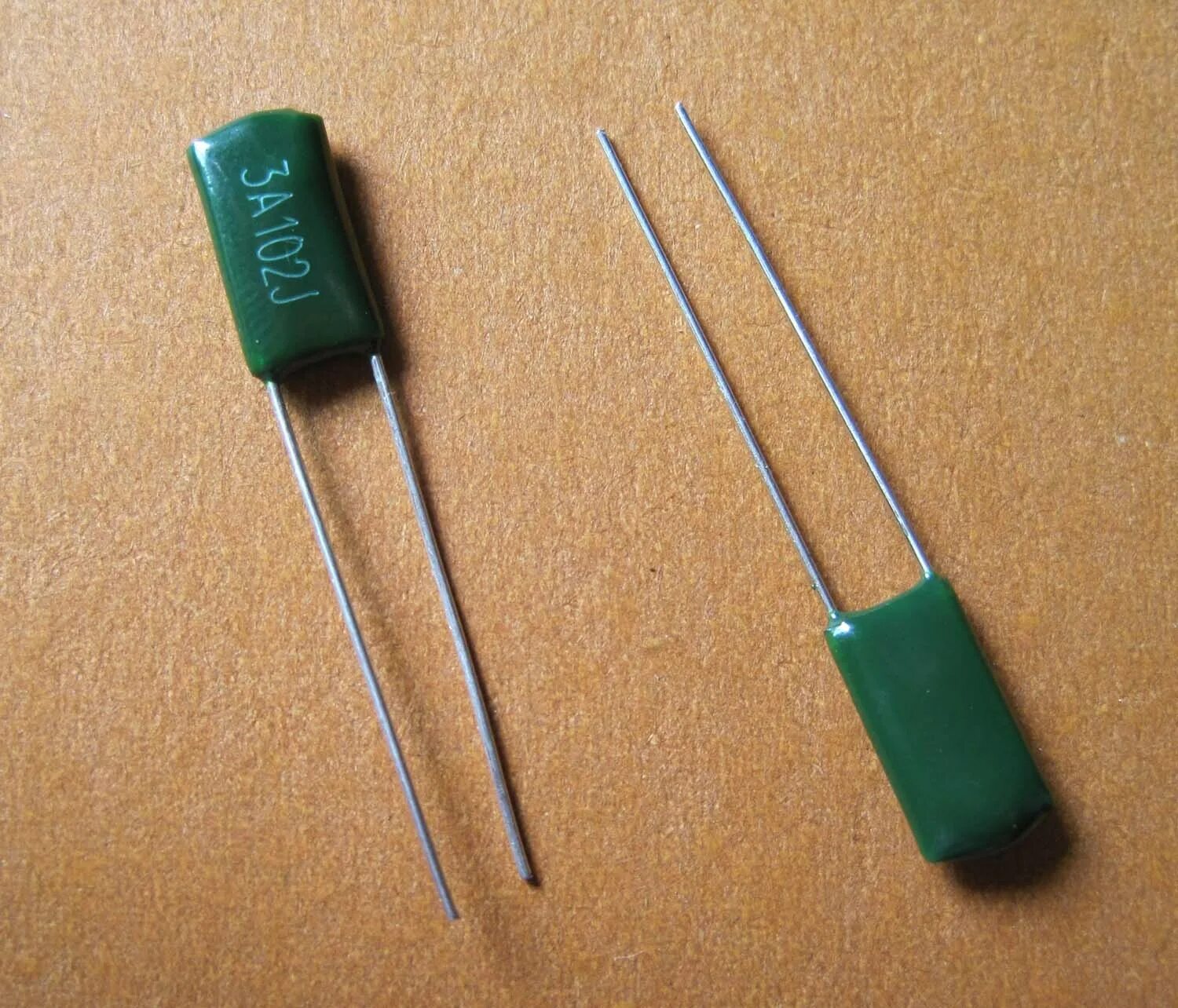 J 102. Cl23 конденсатор. 2j103j конденсатор. полиэфирный конденсатор. J 102.