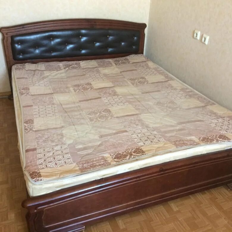 Двуспальная кровать липецк. Кровать двухспальная в г Худжанде. Авито Новомосковск кровать двуспальная. Кровать полет сколько стоит в Липецке.