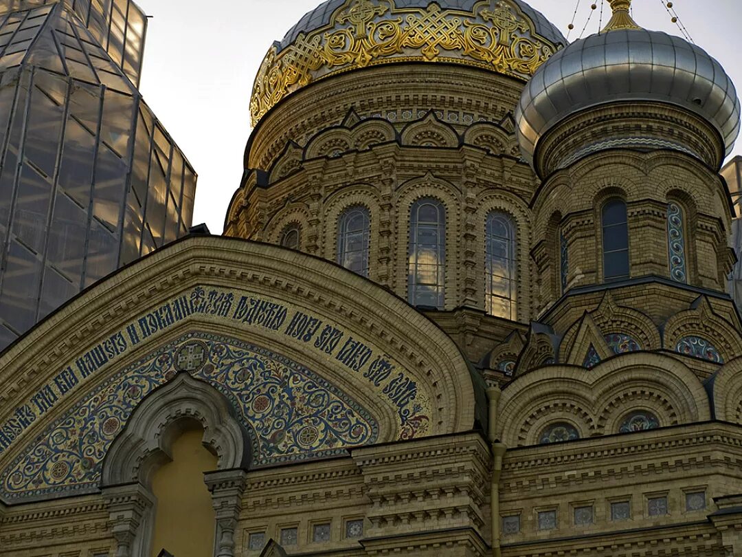 аристотель фиораванти успенский собор московский кремль 1479. успенский собор подворье оптиной пустыни в санкт-петербурге. крутицкое подворье успенский собор иконы. храм успения пресвятой богородицы в рыбинске. церковь успения божией матери успенское.