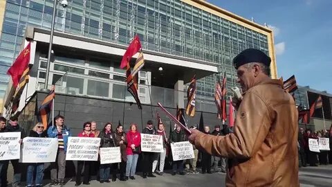 Шаман митинг у посольства сша