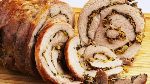 Рулет свинина в кастрюле