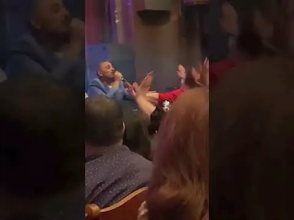 Армян. Певец арам мартиросян. Ара мартиросян концерты. Концерт мартиросяна 2021. Ара мартиросян похороны.