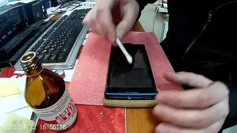 Чем можно приклеить экран