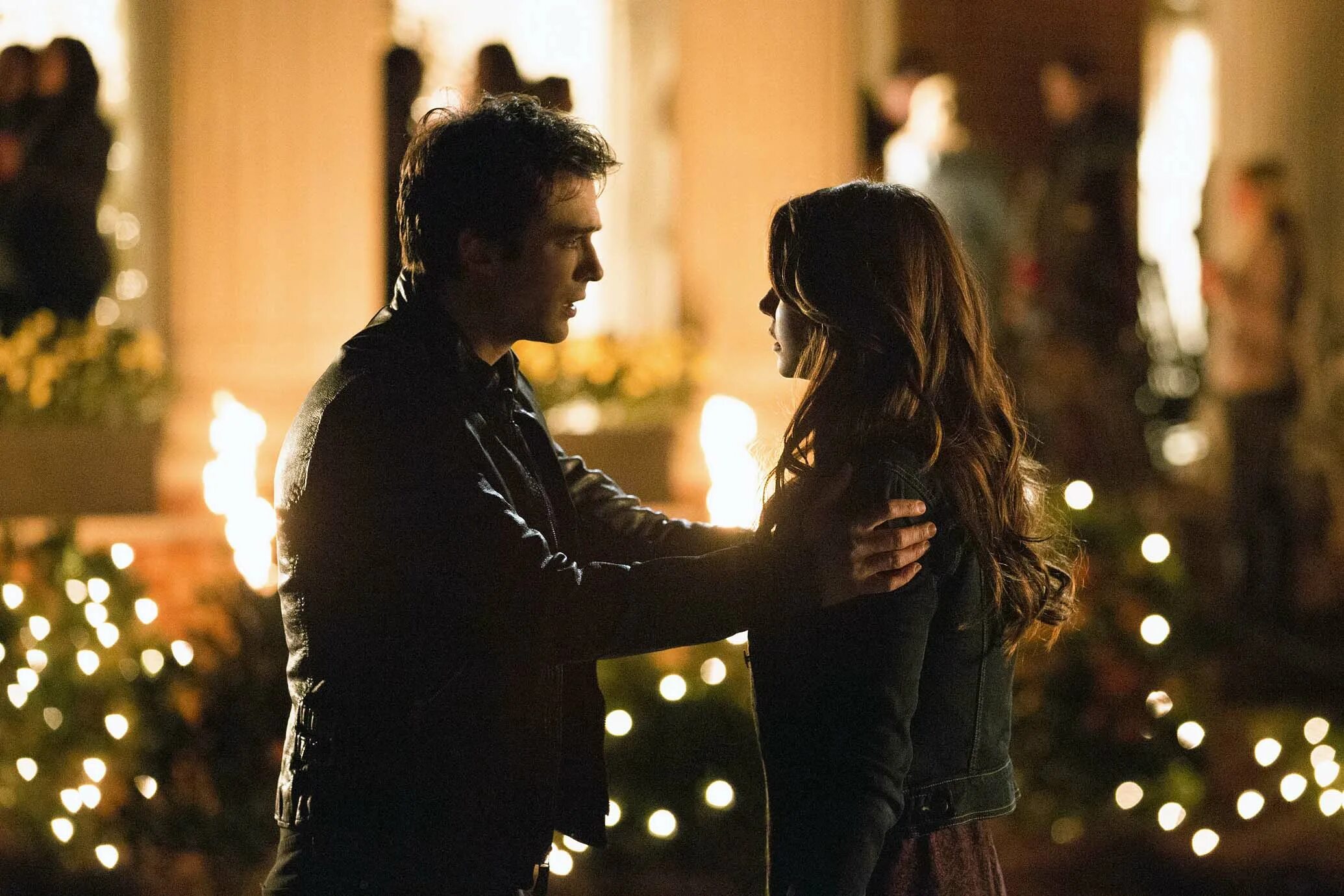 Damon elena. Damon and Elena. Vampire Diaries Damon and Elena. Delena дневники вампира.