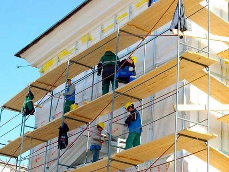 Восстановление зданий работы. Фасадные работы. ремонт здания. ремонт фасада. монтажник фасадов.