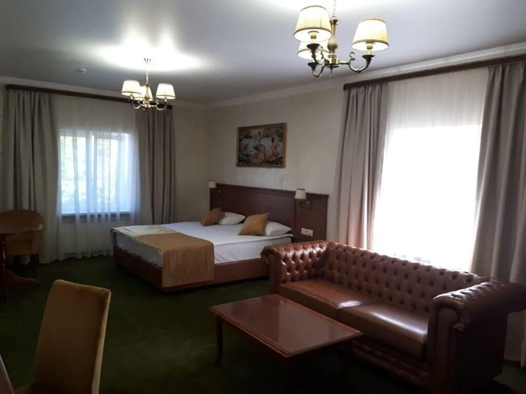 Гостиница в видном недорого. Калина отель город видное. Гостиница бюджетная. Отель в видном. Гостиница калина.