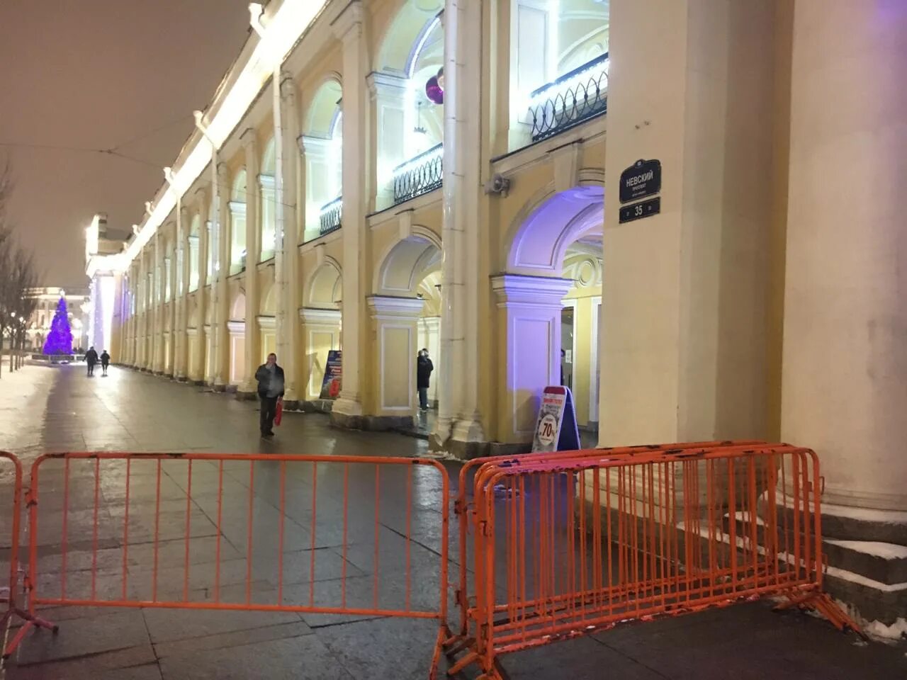 Дворцовая площадь московский вокзал. Сенатская площадь сейчас. сенатская площадь метро. гостиный двор 23 января. сенатская площадь санкт-петербург метро.