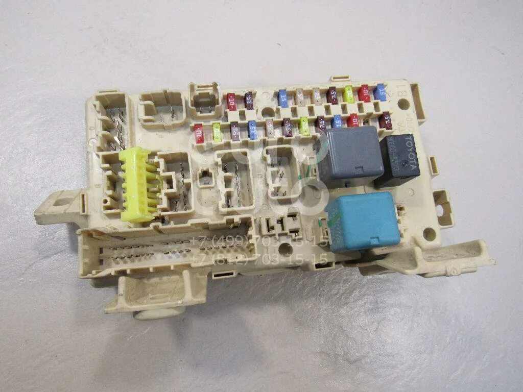 8264105030A Блок предохранителей Toyota Avensis 2 (T250) (2003-2010) 2007 ,82730