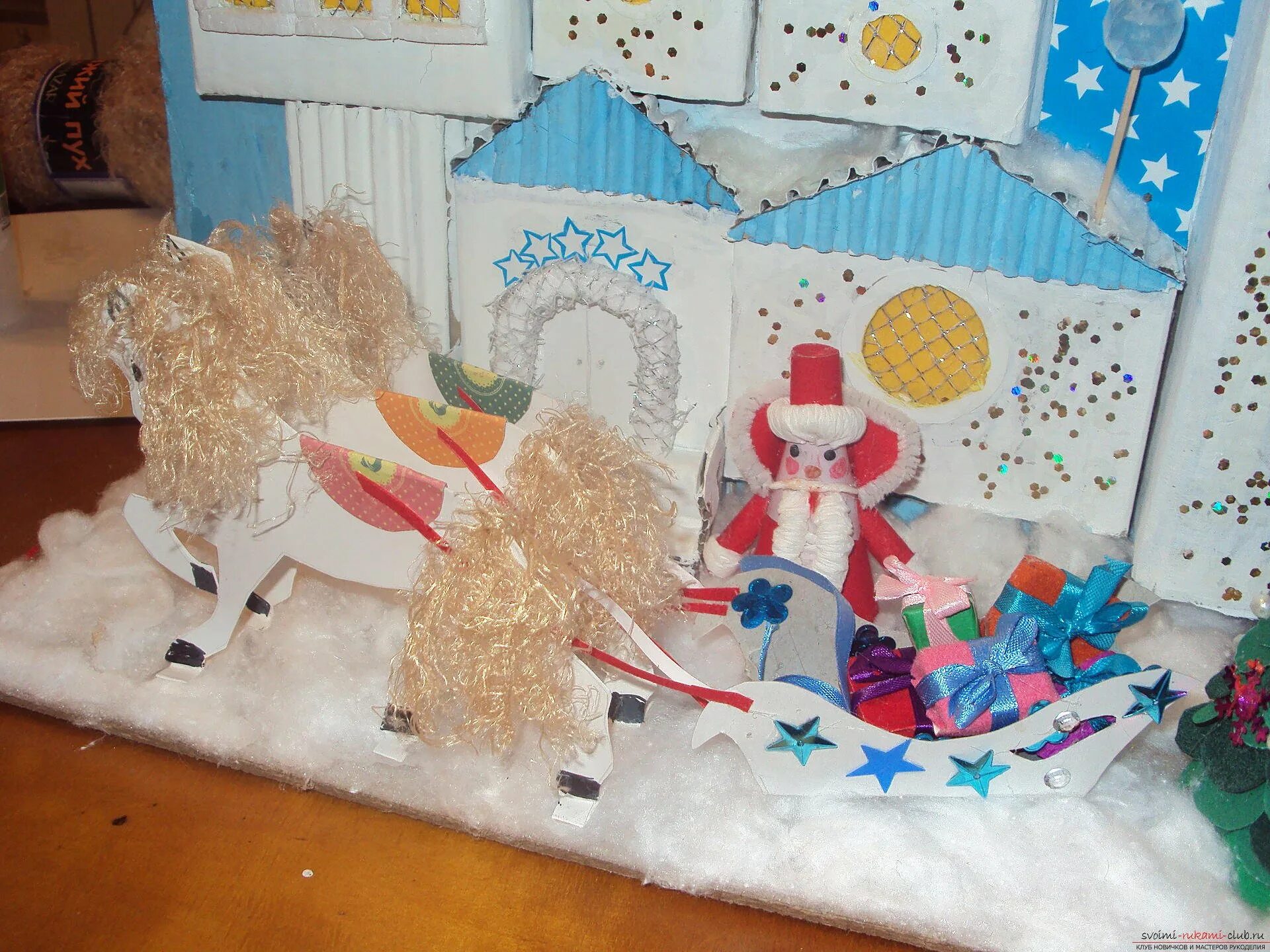 Новогодняя поделка в детский сад. Терем деда мороза поделка в детский. Новогодние поделки дед мороз. Поделка подарок деду морозу. Поделка волшебный терем деда мороза.