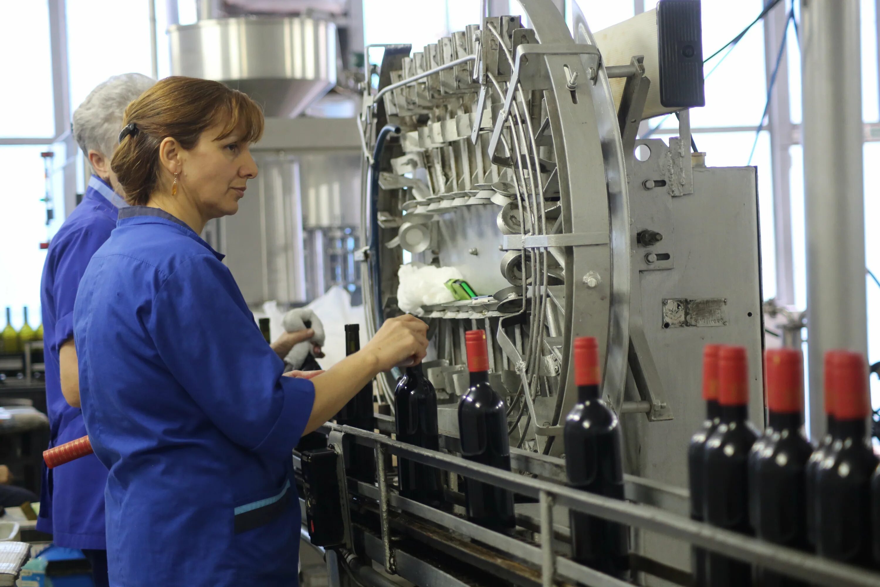 винзавод крым inkerman. технолог вина. технолог бродильного производства. цимлянский завод шампанских вин. винодел профессия.