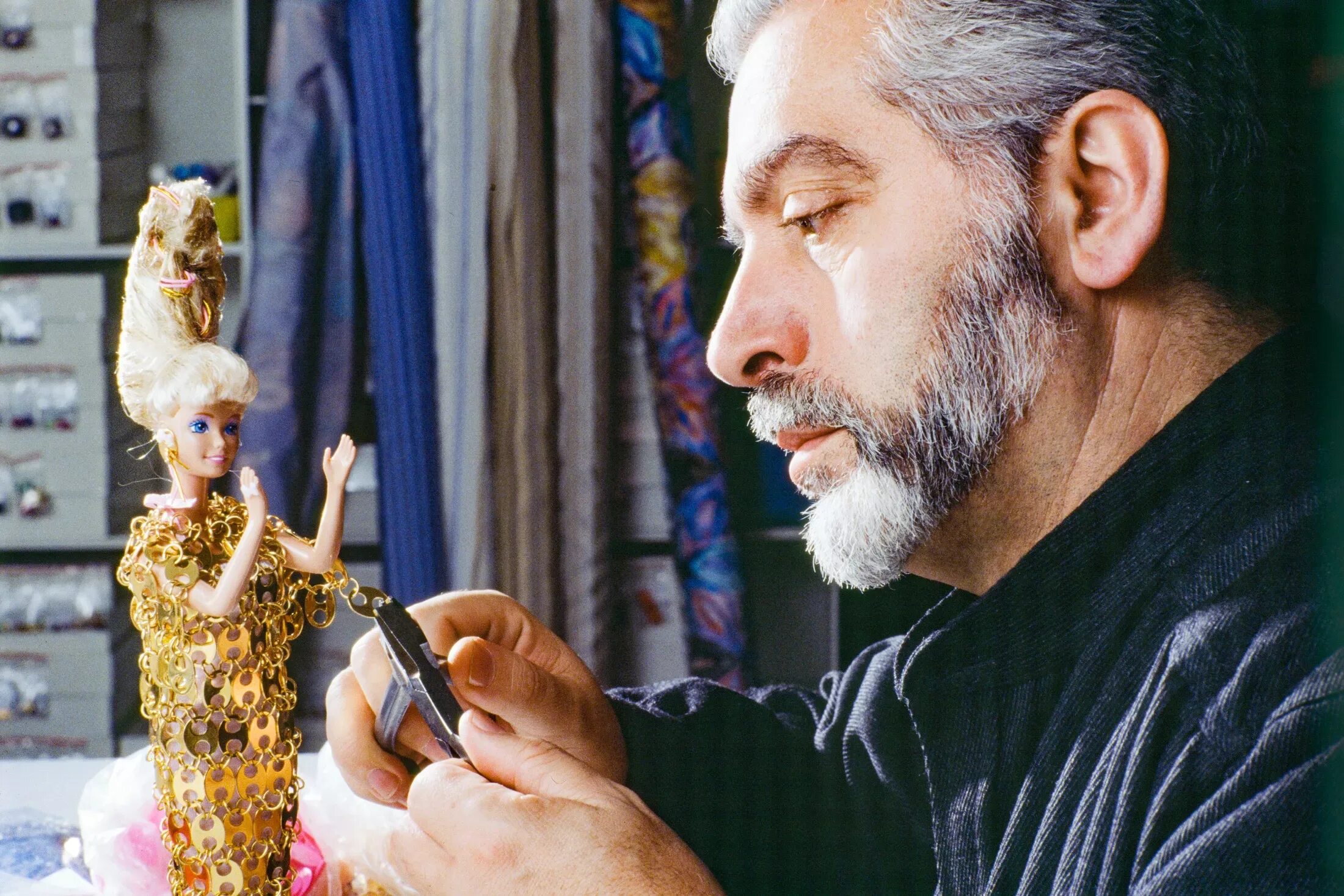 Французский модельер пако рабан. Пако рабан кутюрье. Французский модельер пако рабан. Пако рабан модельеры франции xxi века. Пако рабан фото дизайнера.