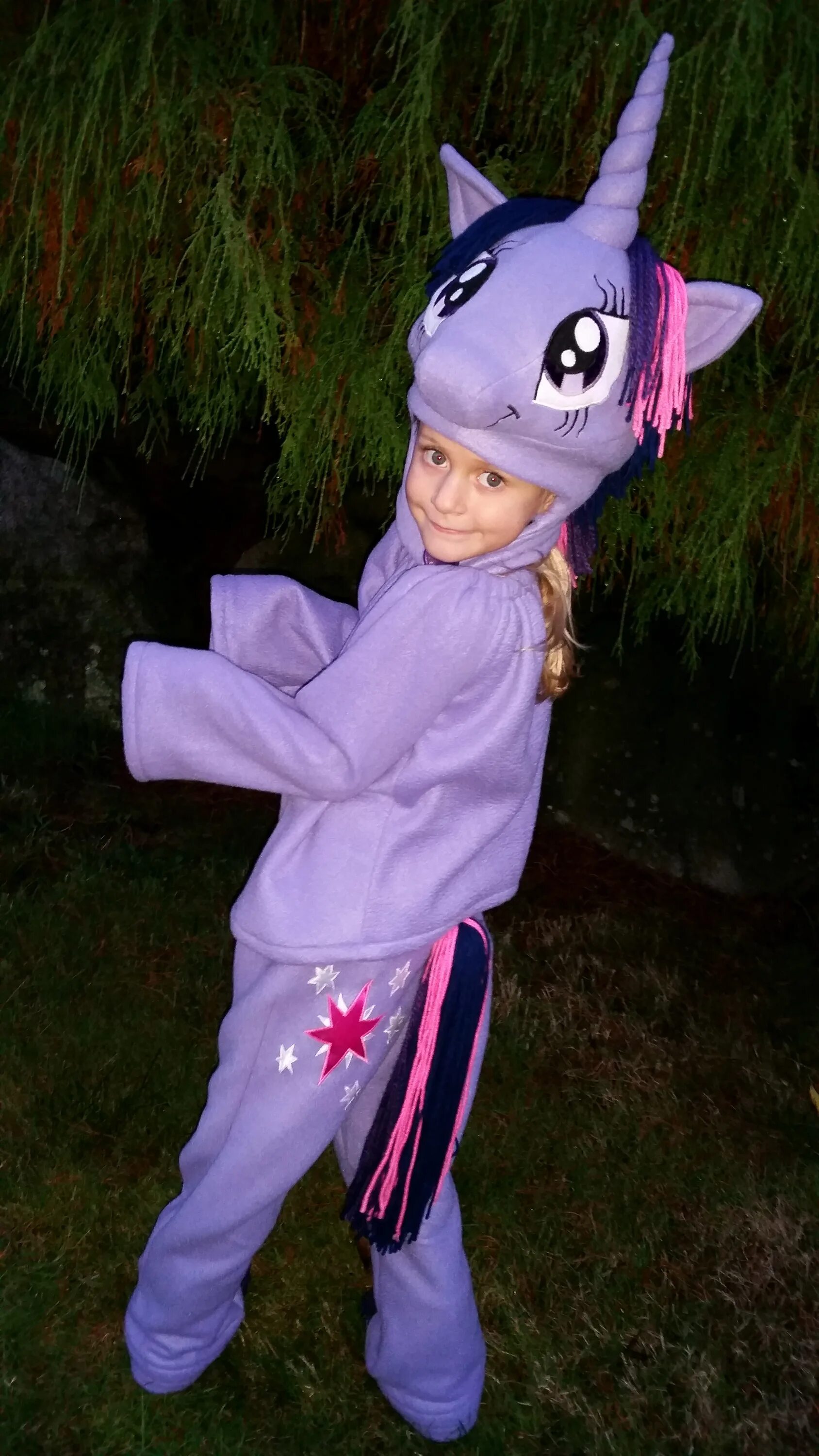 Косплей искорки. Костюм пони искорка для девочки. twilight sparkle костюм. костюм сумеречная искорка. искорка косплей.