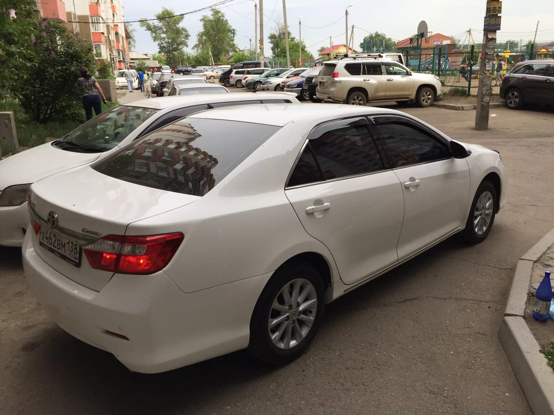 Toyota camry 40 3. 5 2015г. 5 black. Тонированная тойота. Камри 50 тонированная.