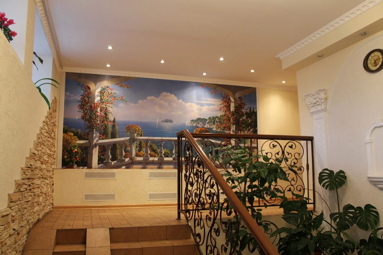 Подъезд. Красивые подъезды многоквартирных домов. Красивый подъезд в хрущевке. Красивые подъезды фото. Евроремонт в подъезде.