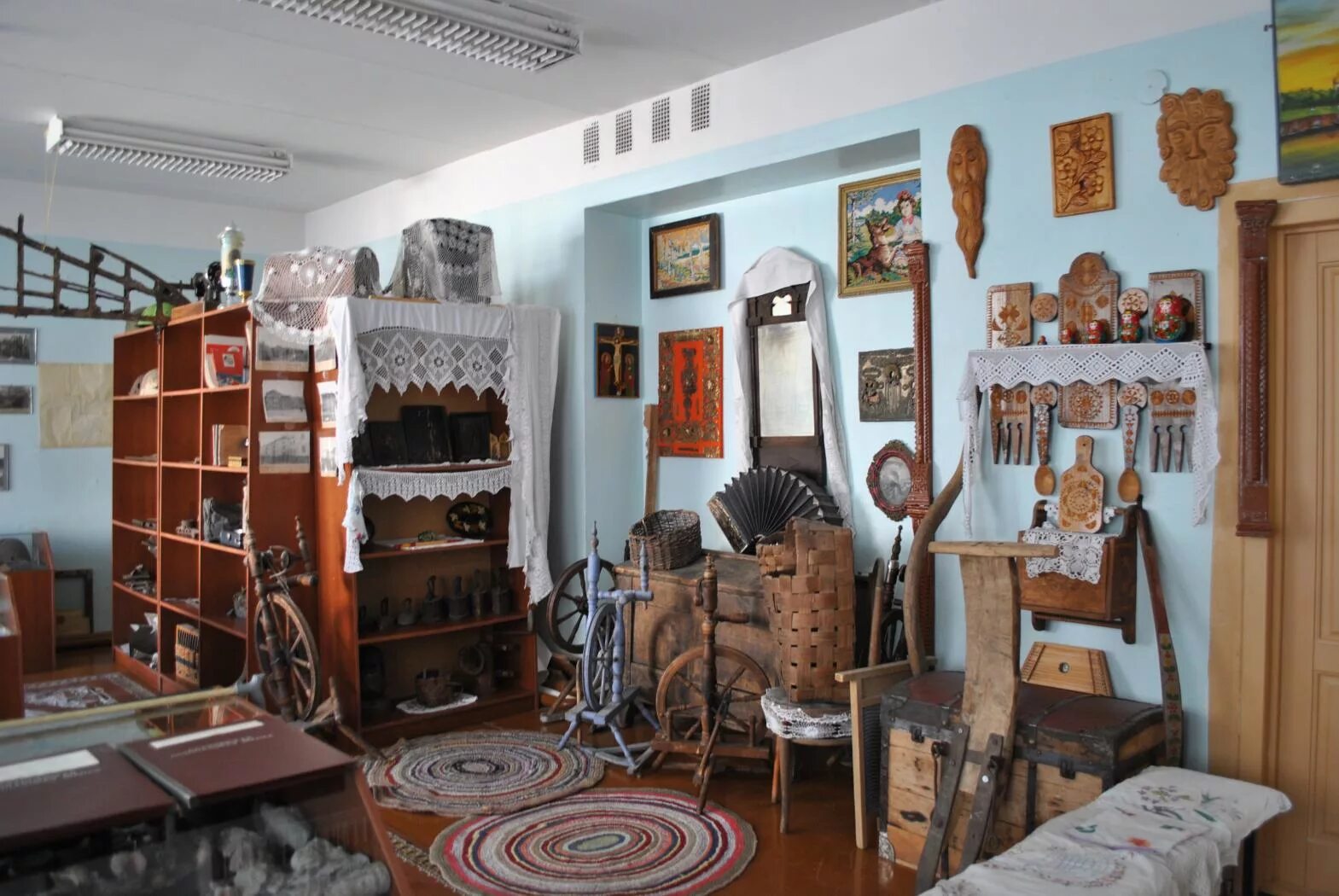 Номер краеведческого музея. Номер краеведческого музея. Усольский историко-краеведческий музей. Алексеевский краеведческий музей белгородская область. Историко краеведческий музей новоуральск внутри.