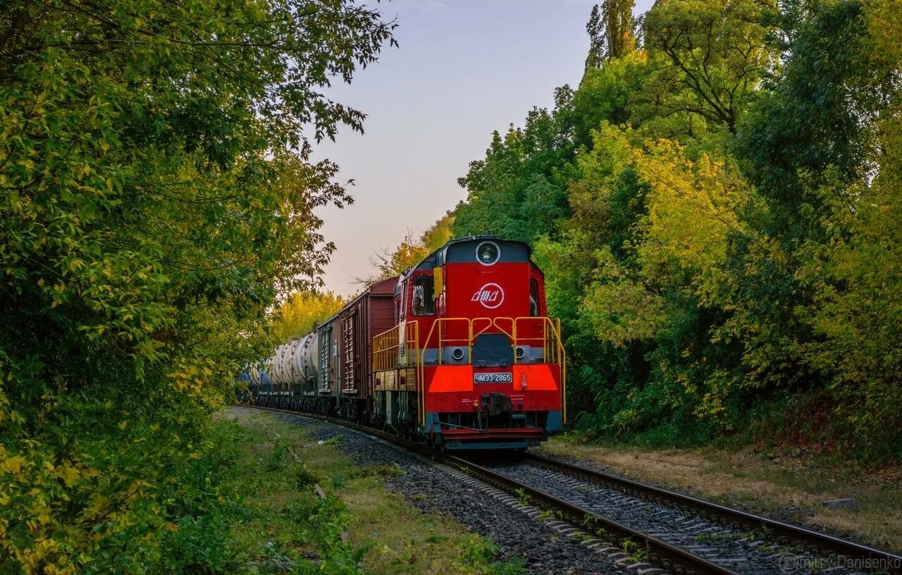 Жд донецк днр. Донецкая железная дорога иловайск. Поезда донецкой железной дороги. Гуп днр донецкая железная дорога. Электропоезд донецкой жд.