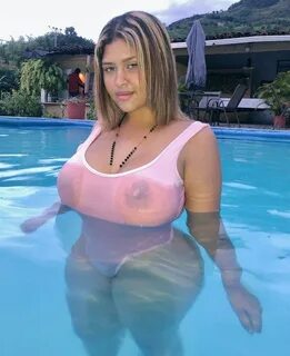 Jugamos en el agua?💦 Información al DM 📩 para venta de contenido hot 🎥 ...