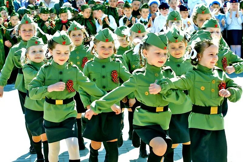 военная форма для школьников. патриотические костюмы для детей. маршировка на 23 февраля в детском. военная форма для детского сада. костюм для зарницы в садик.