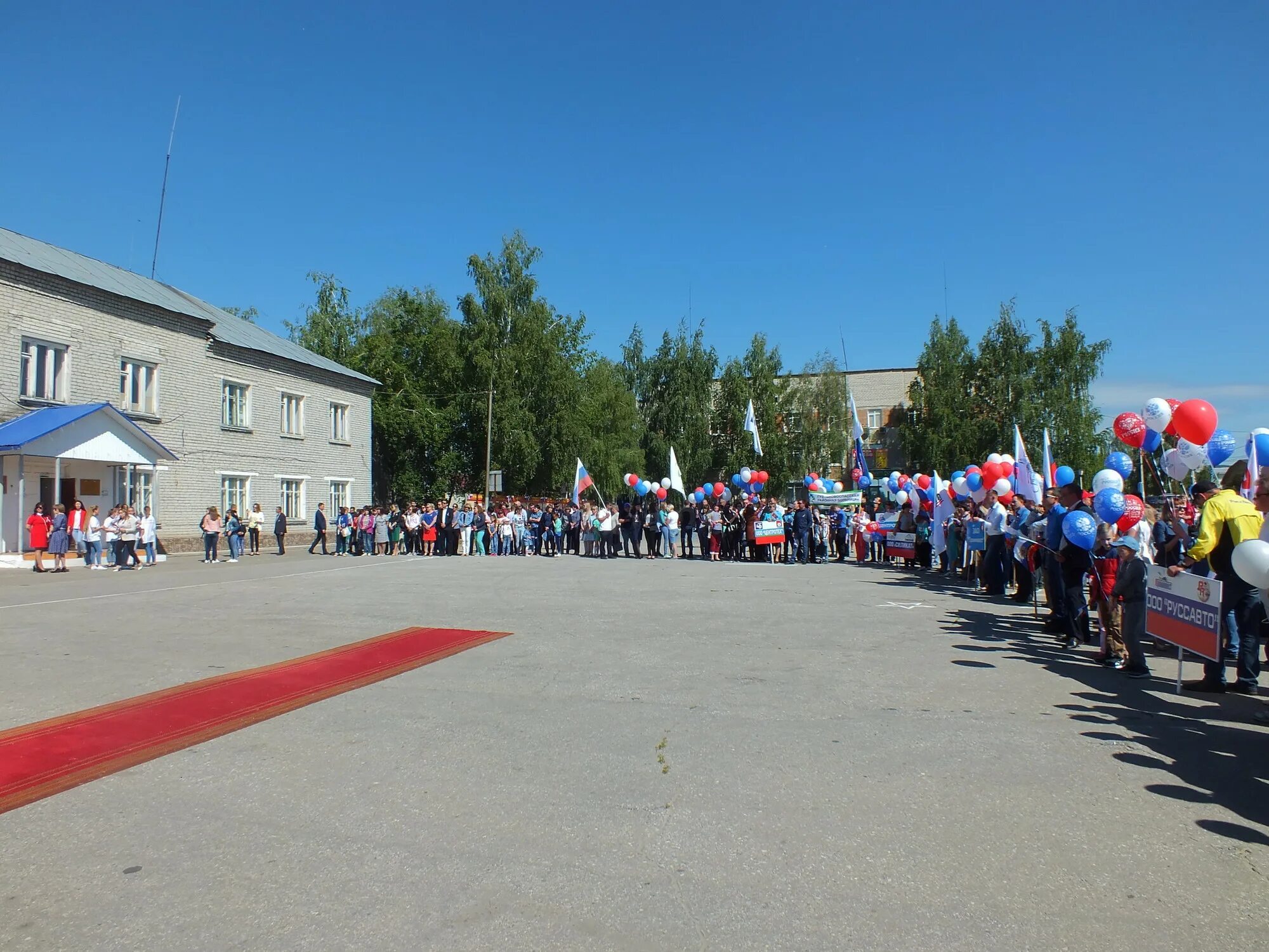 Новоспасское ульяновская область. Красносельск Ульяновская область Новоспасский район. Р.П. Новоспасское. Новоспасское Ульяновская область кинотеатр. Парад в Новоспасском.