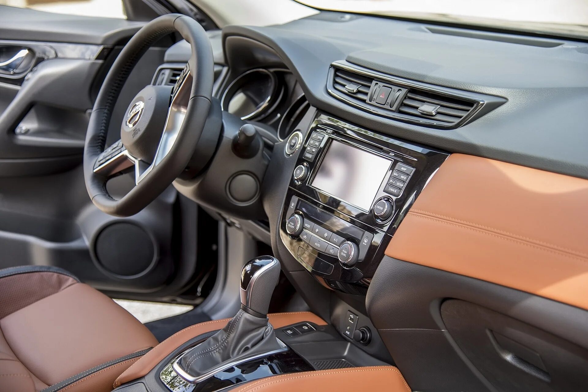 Программа икстрейл. Nissan x-trail 2018 салон. ниссан х-трейл т32 2018. nissan x-trail t32 коричневый салон. ниссан икстрейл 2018 салон.