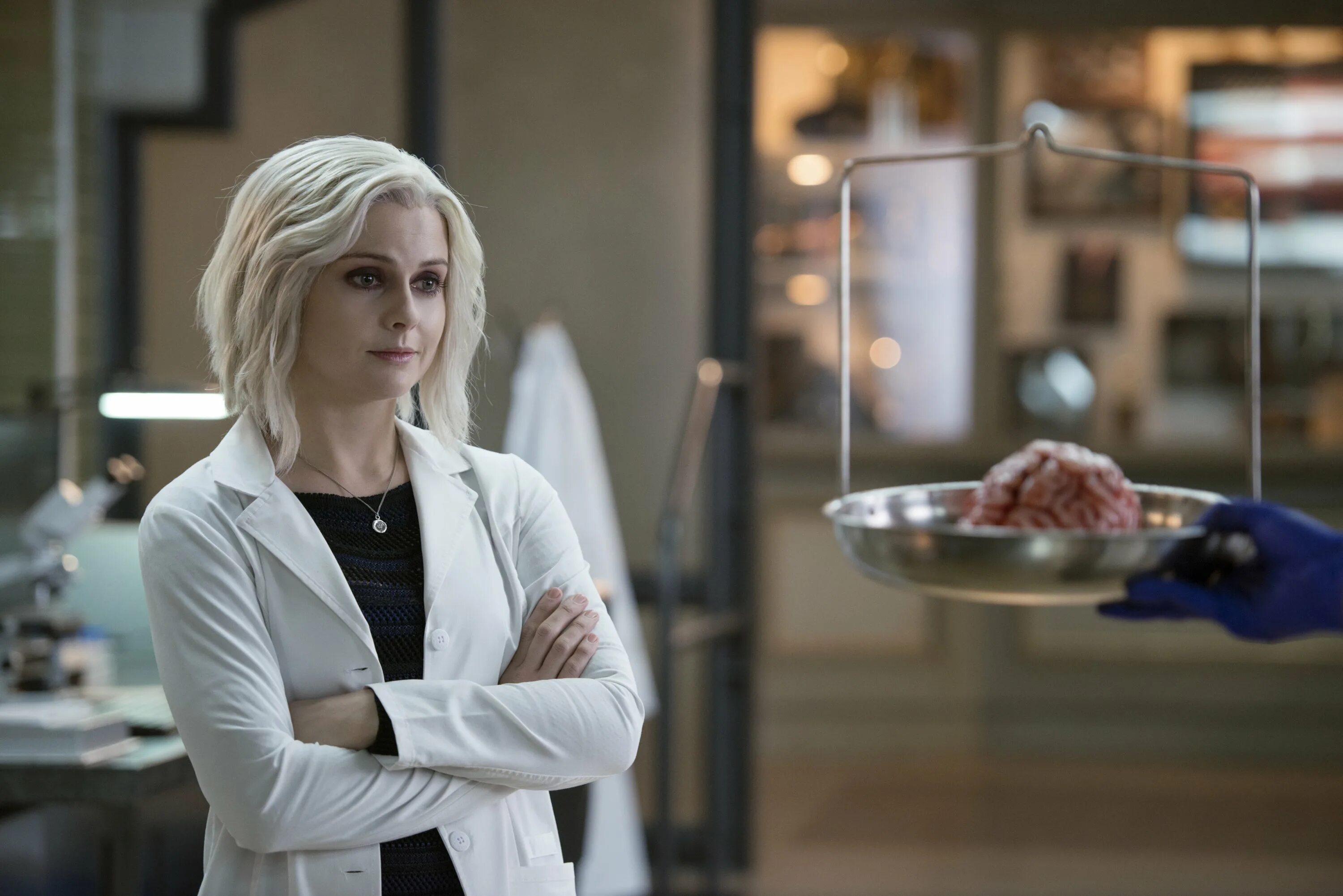 Сериал ходячие мертвецы сериал. Покажи зомби 5. Я зомби фильм 2019. Izombie. Лив мур я зомби.