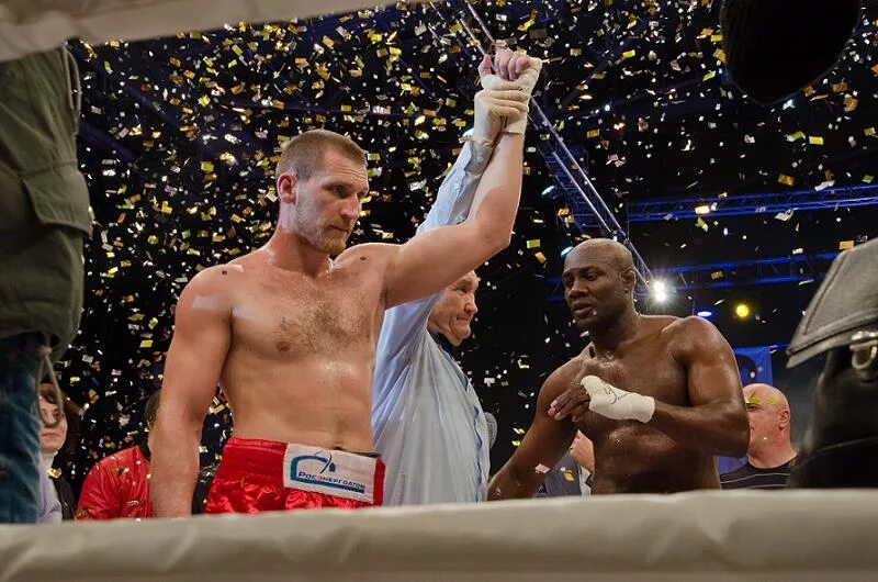 батыргазиев бокс. профисиональный боксёр. профессиональные боксеры. бокс новости профессионального бокса титульные. матвей георгиевич коробов.