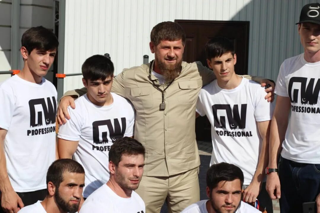 Современная чеченская молодежь. Чеченская молодежь. Грозный молодежь. Грозный молодежь. Грозный молодежь.