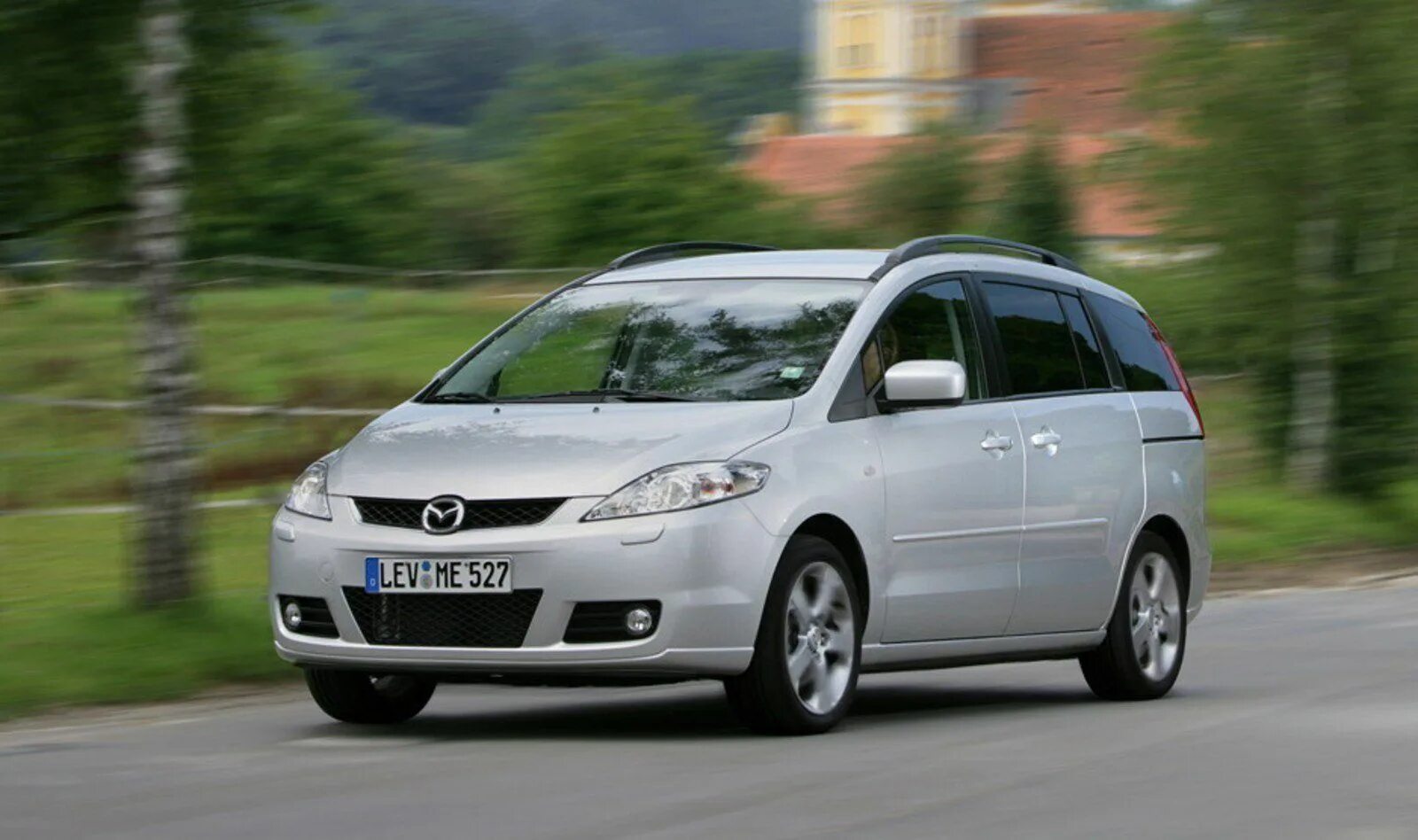 Mazda 5 белая. 0дизель. Mazda5 компактвэн. Mazda 5 2007г. Компактвэн мазда 5 рестайлинг.
