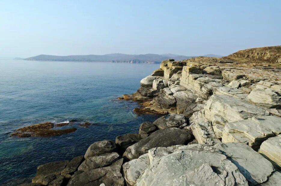 новый свет феодосия. мыс шмидта остров русский. восточное побережье крыма. бухта тобизина приморье. юго восточное побережье.