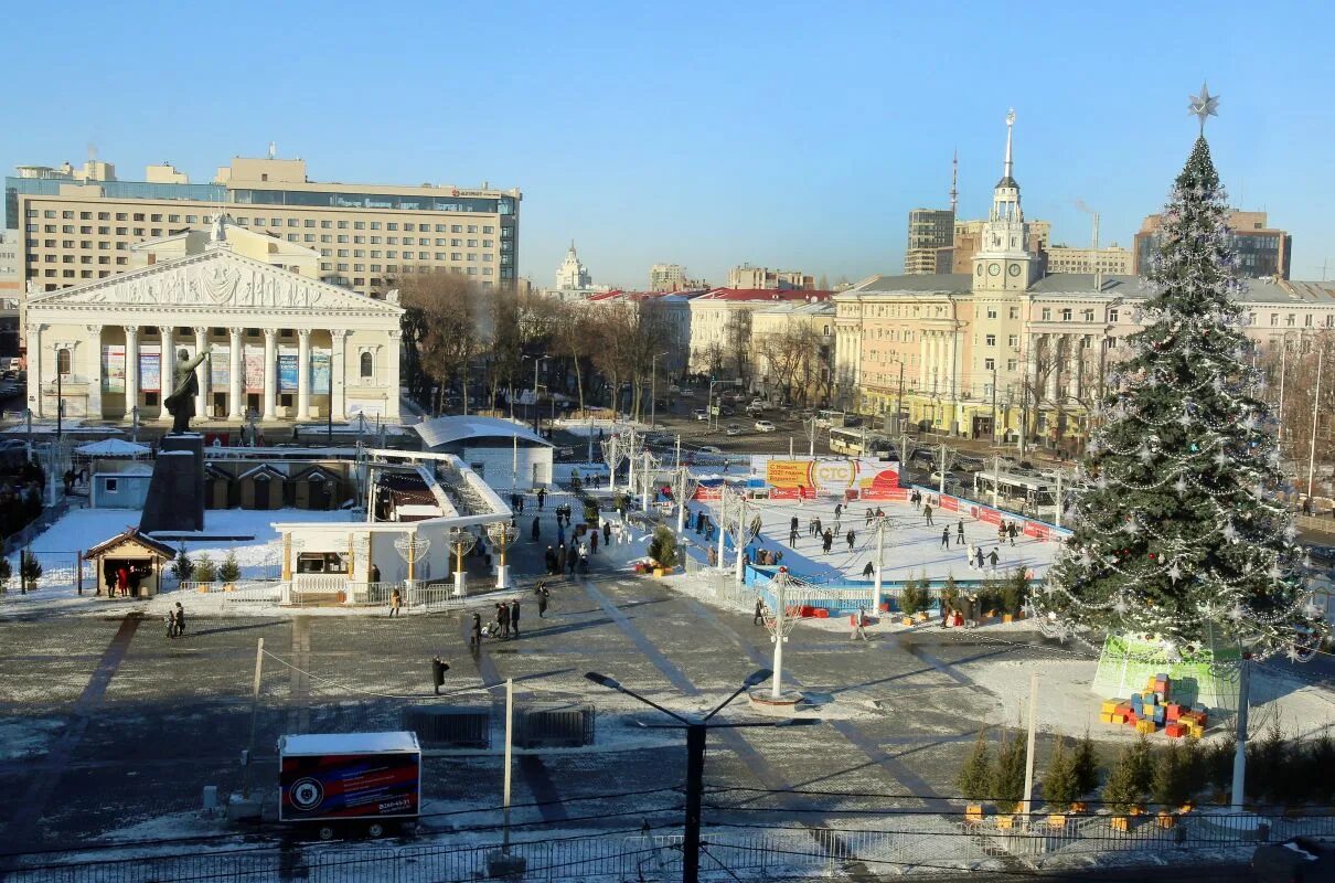 Воронеж город нового года. Площадь Ленина Воронеж зимой. Площадь Ленина 12 Воронеж. Площадь Ленина Воронеж новый год. Центр города Воронежа площадь Ленина.