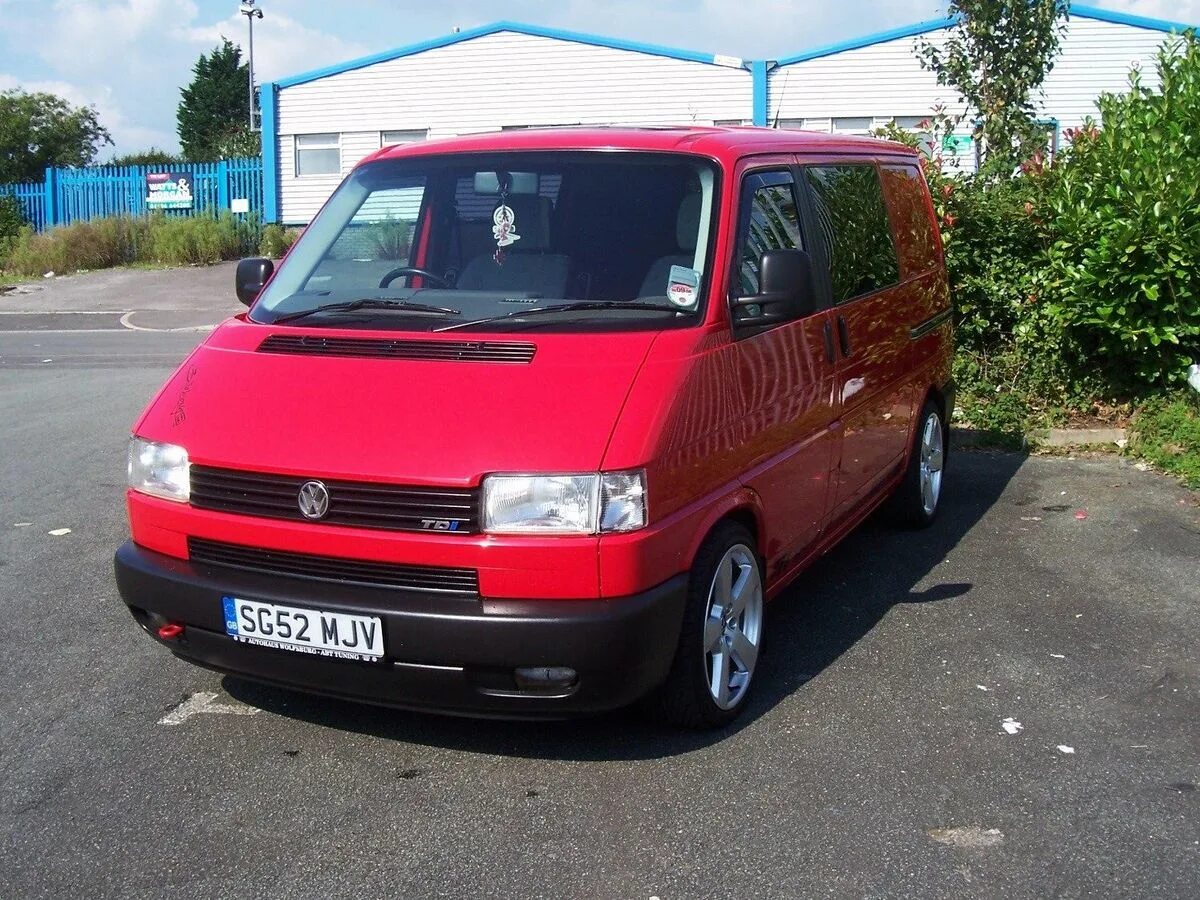 Фольксваген т4 бу в россии. Фольксваген Транспортер т4. Volkswagen t4 2002. Фольксваген Транспортер т4 2002. Фольксваген Transporter t4.