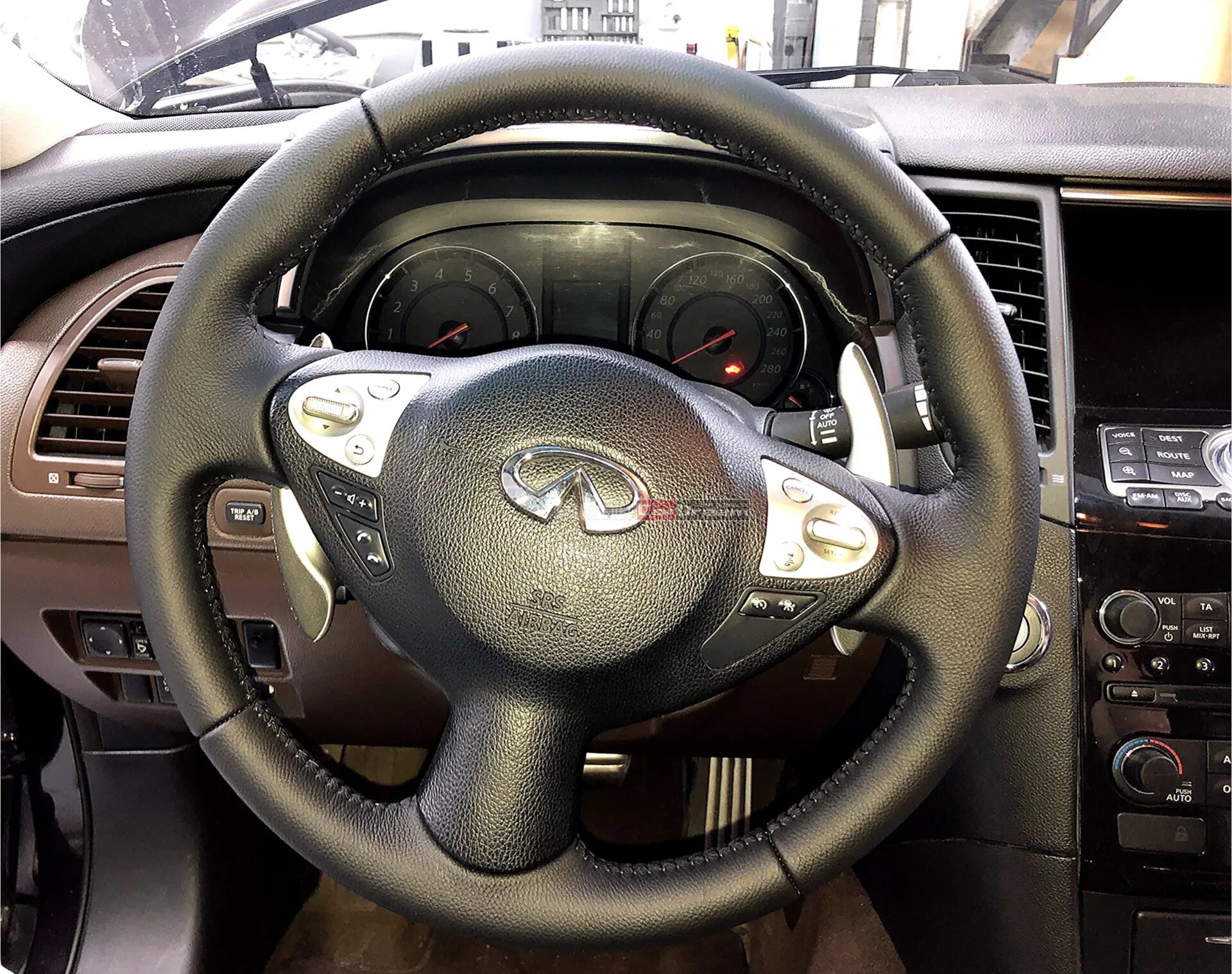 Infinity руль. Infiniti g25 новый руль. Инфинити fx35 руль. Анатомический руль infiniti fx35. Infinity руль.