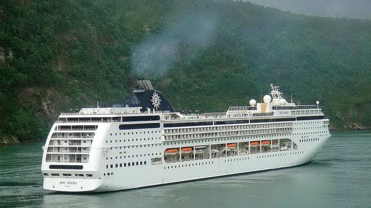Лайнер msc opera. Msc opera круизный. Лайнер опера msc каюты. Круизный корабль "msc opera". Лайнер msc opera.
