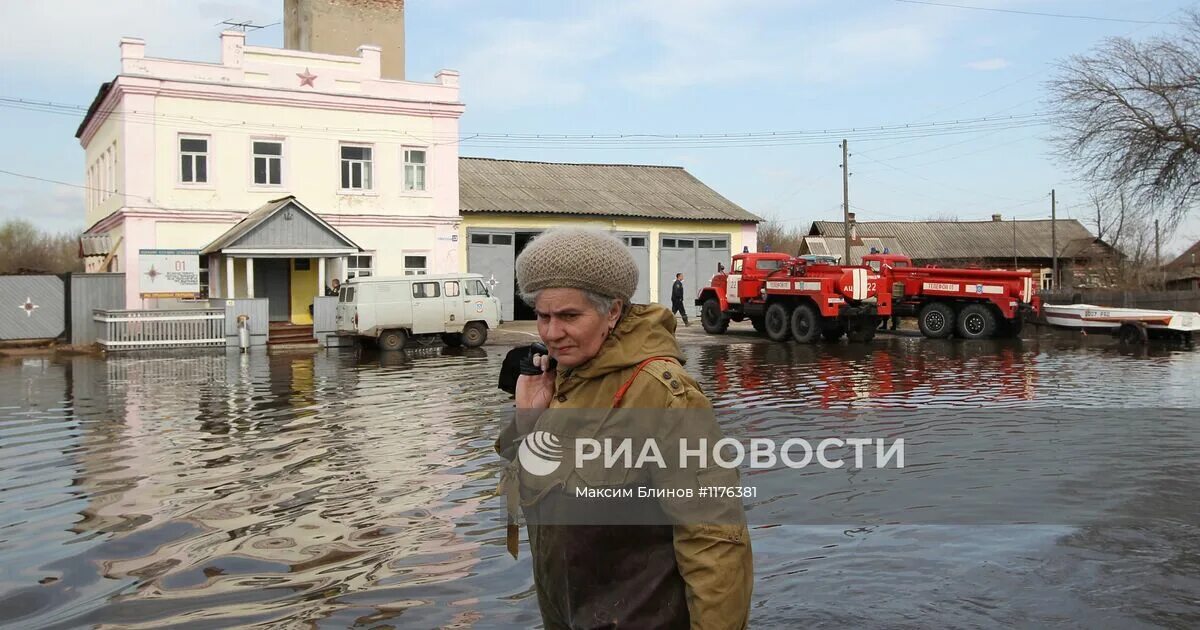 Уровень воды в мокше на сегодня. Наводнение в Кадоме 2012. Паводок Кадом. Кадом наводнение. Половодье 2012 год Кадом.