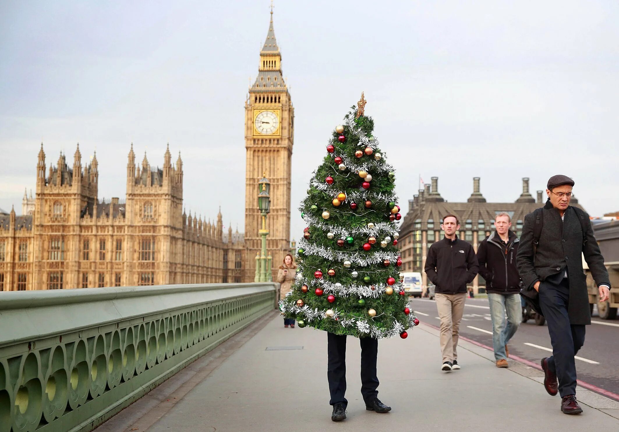 United kingdom new. Рождество в Великобритании. Рождественский Лондон. Елка в Англии. Рождество и новый год в Великобритании.