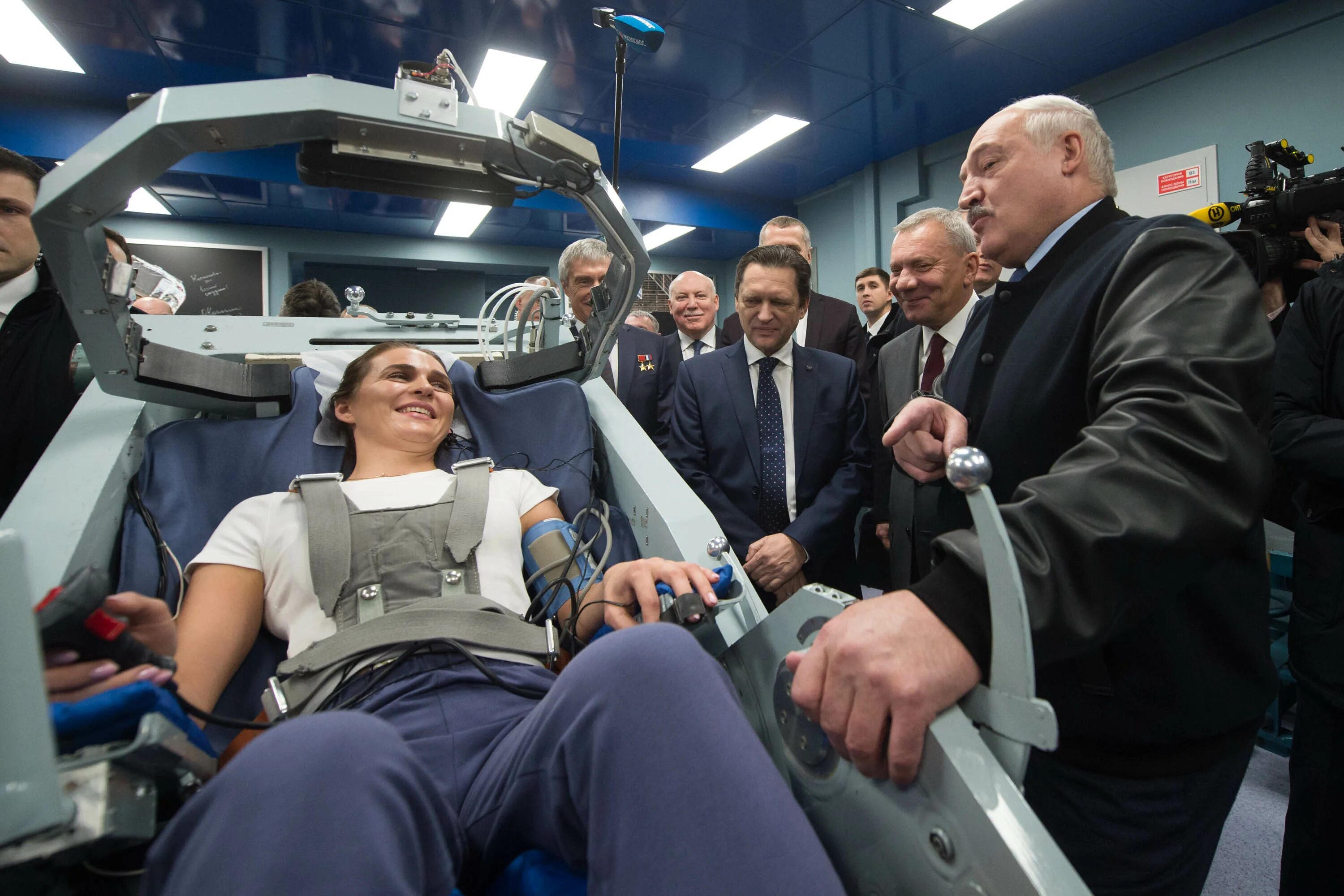 Космонавты. Лукашенко в центре подготовки Космонавтов фото. Центр подготовки Космонавтов имени ю а Гагарина. Гагарин во время подготовки в космонавты. Полет белоруски в космос