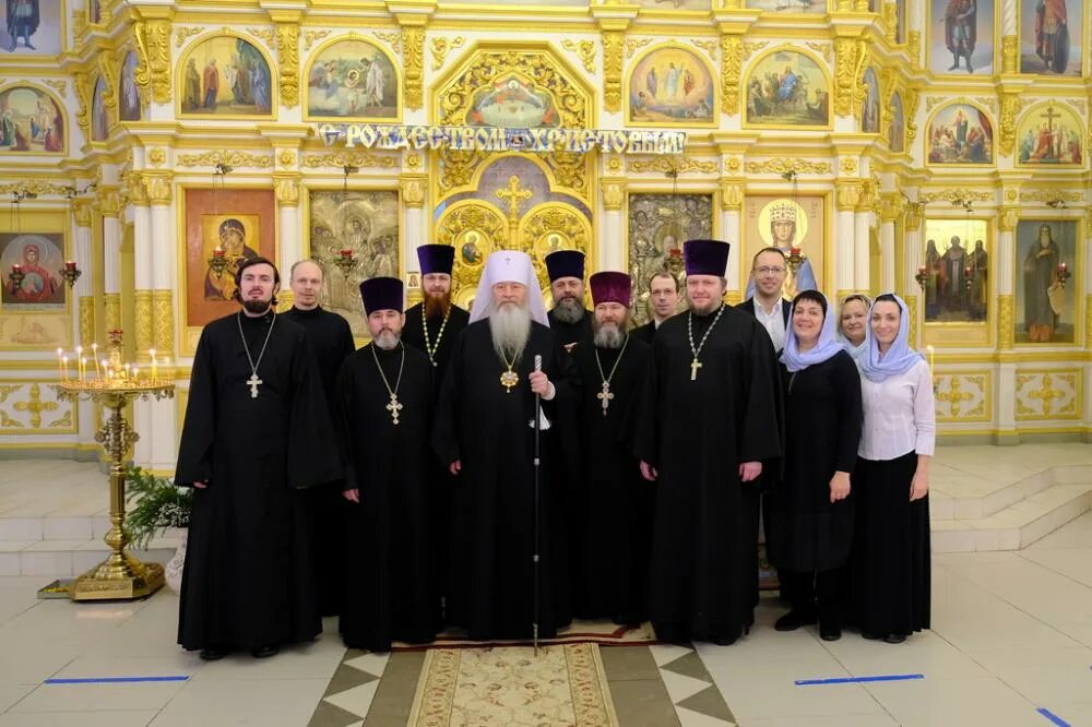 Храм святого благоверного князя димитрия донского в раеве. Настоятель московского храма всех святых на соколе. Епископ тихон северо восточное викариатство москва. Храм тихона патриарха московского. Патриаршия служба вербное воскресенье.