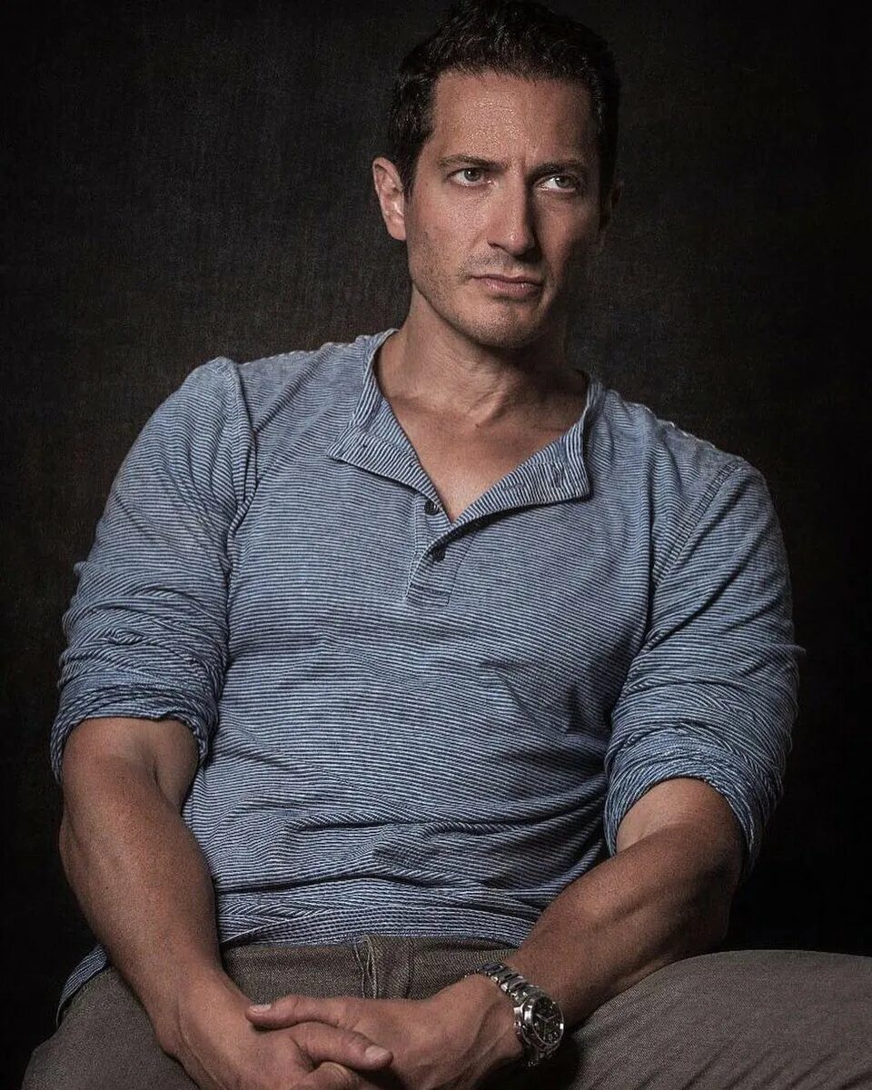 Кузнецов актер хельмут. Александр петров 2021. Актер кирилл зайцев финист. Саша ройз. Александр александрович.