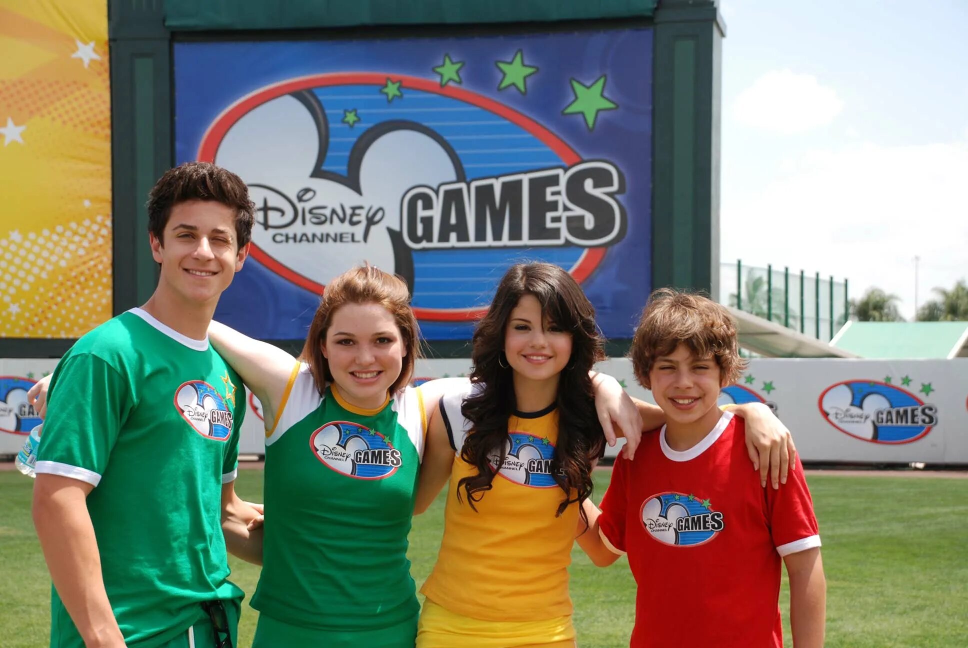 Канал Дисней 2008. Disney channel games. Disney игры ТВ. Disney channel 1997.