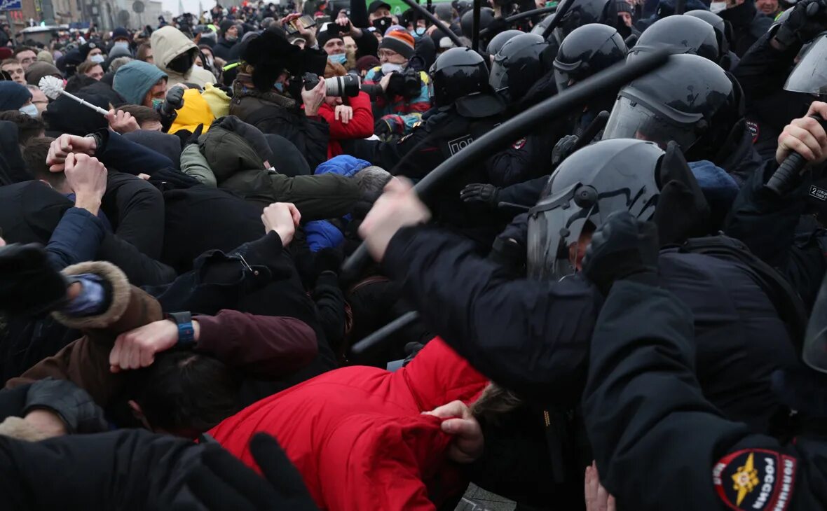 Протест на уголовное дело. Толпа митинг. Уголовные дела протесты. Уголовные дела протесты. Уголовные дела протесты.