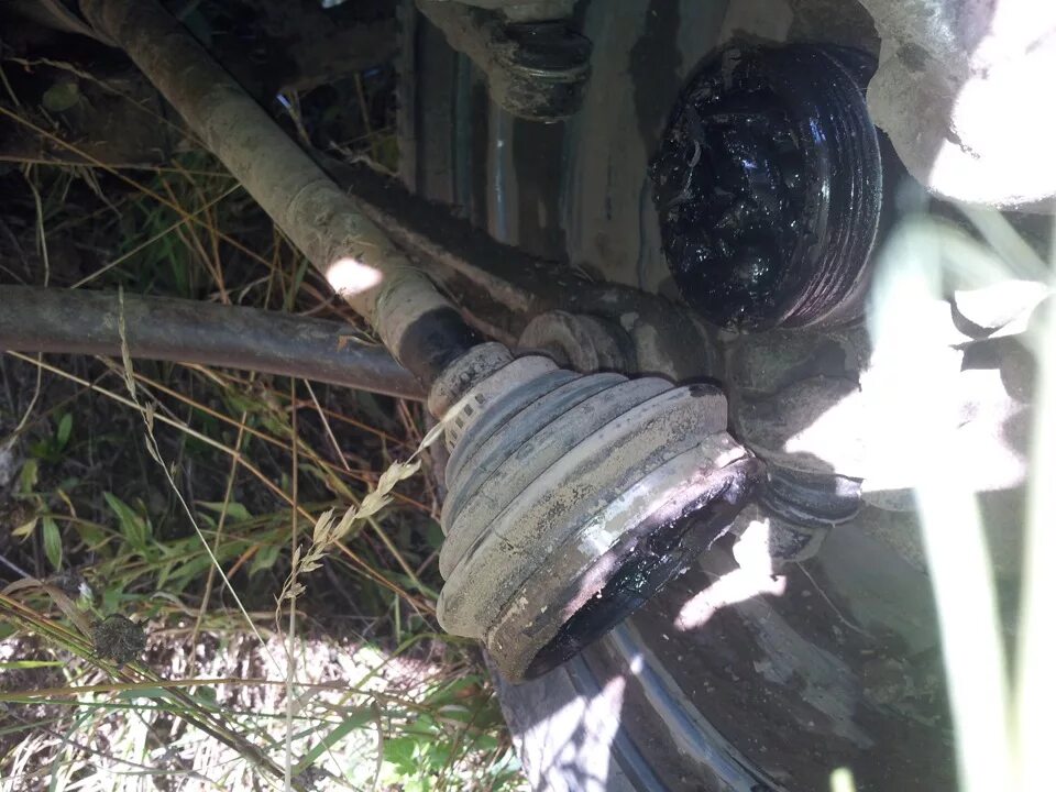 Вольво 440 выскакивает привод со шруса. Граната ваз 2109. Вылетела граната ваз. Шрус вылетел. Граната ваз 2114.