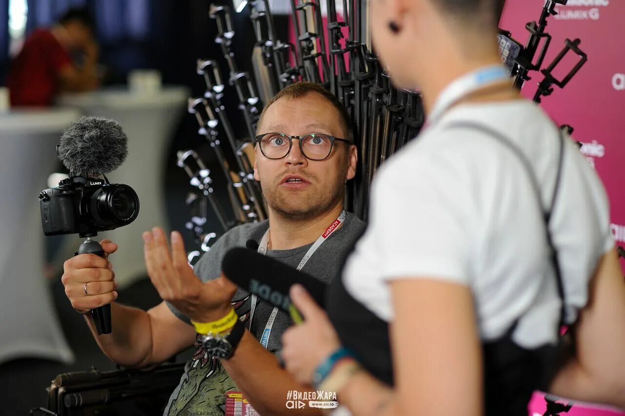 Встреча с блогером фестиваль. Видео жара. Видео жара киев. Видел жара. Видео жара 2019 блоггеры.