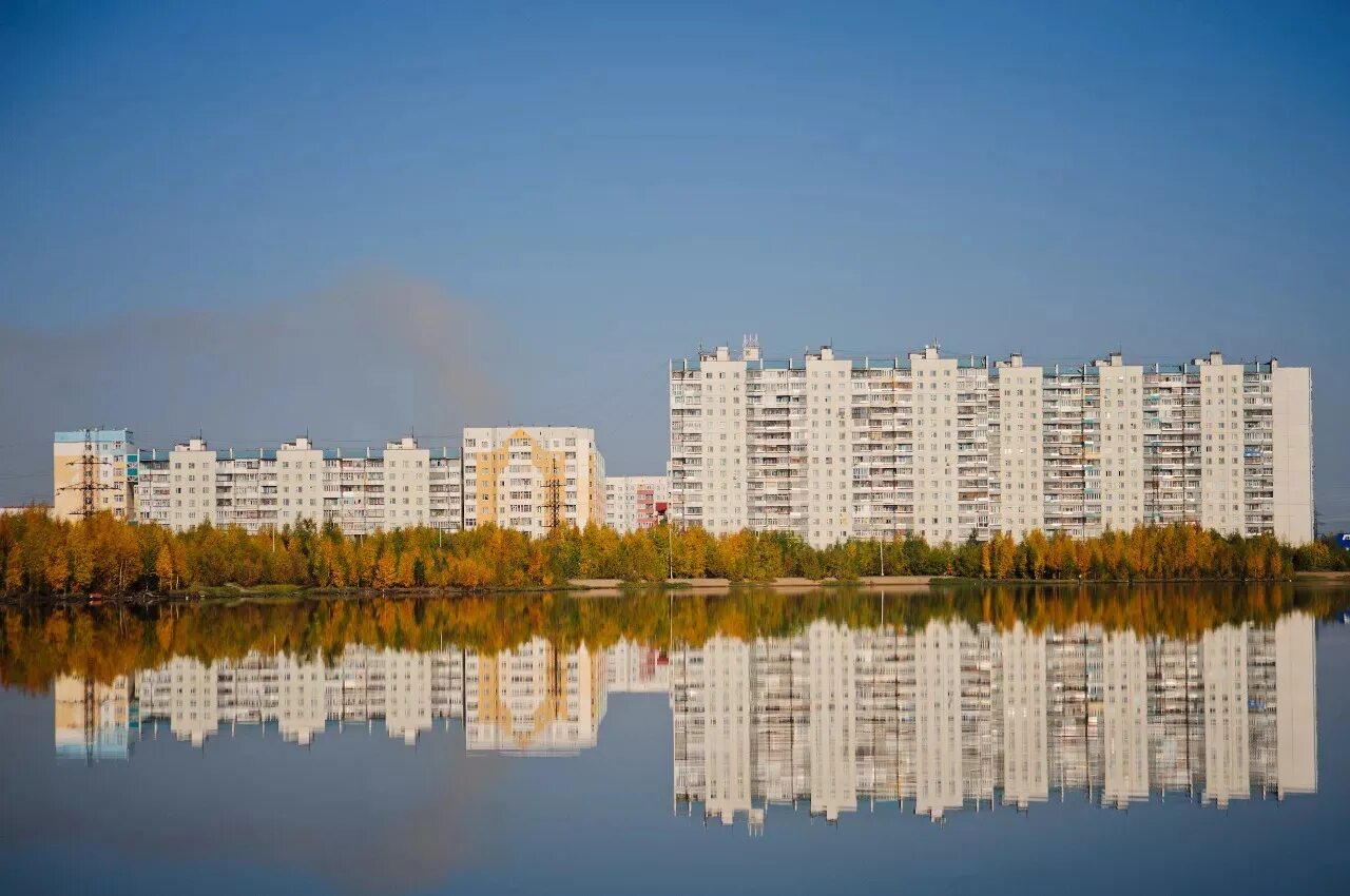 Бесплатные сайты нижневартовска. Нижневартовск Комсомольское Комсомольское озеро. Комсомольское озеро город Нижневартовск. Нижневартовск озеро. Озеро Комсомольское Нижневартовск фотосессии.