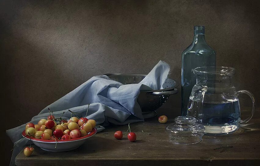 Программа натюрморт. Диагональный натюрморт. современный предметный натюрморт. натюрморт со стеклом постановка. диагональ в натюрморте.