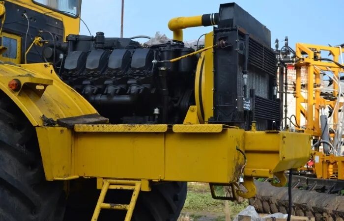 Тмз кировец. Тмз 8481.10. двигатель кировец к-700. двигатель трактора кировец к-742. двигатель трактора к 701.