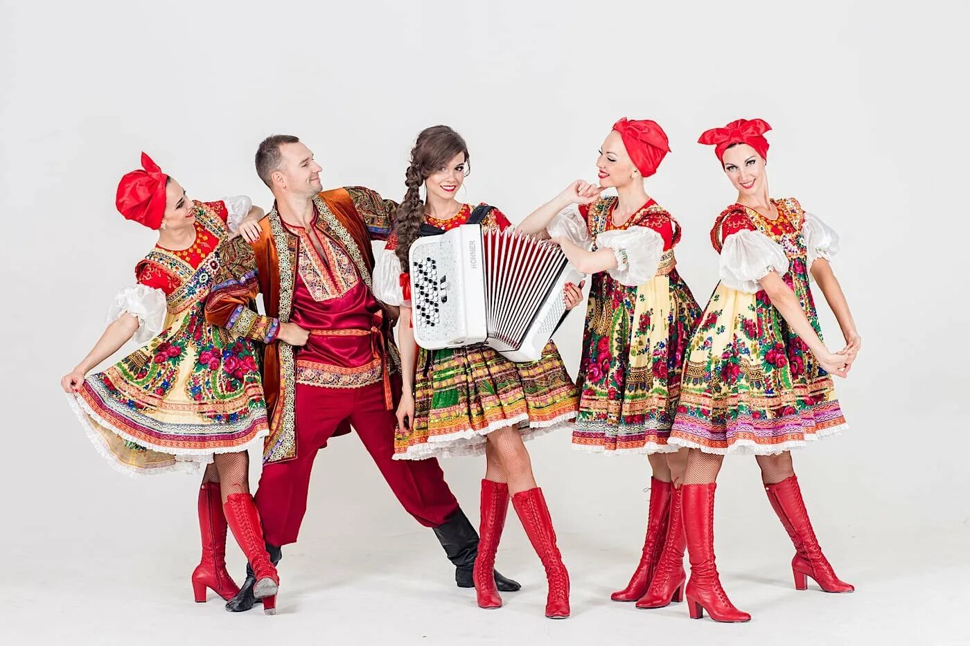 Платье для кадрили. Кадрили одежда. Костюмы московская кадриль. Стилизованный народный танец. Костюм для танца кадриль.