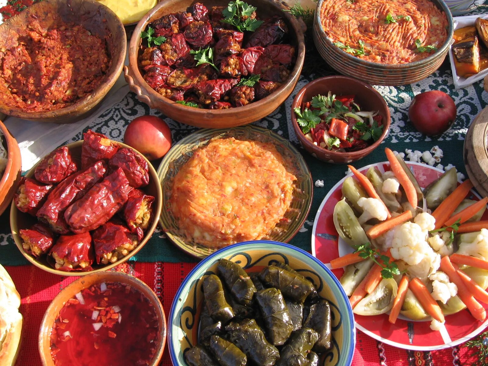 &quot;Кухни народов мира&quot; Грузия. Болгарская Национальная кухня. Селянка блюдо Мордовской кухни. Болгария нац кухня