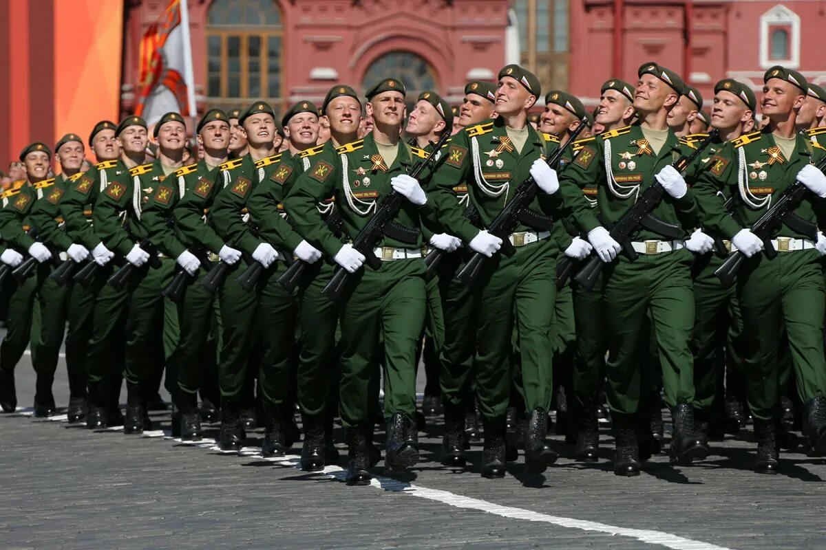В какое время парад. Сухопутные войска вооруженных сил российской федерации. парадная форма на парад. форма сухопутных войск. сухопутные войска парад.