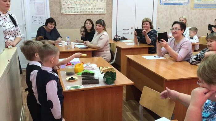 Директор 25 гимназии ревда. 25 гимназия ревда фото. Фото школы гимназия 25 ревда. Ревда гимназия 25 выпускники. 25 гимназия ревда госпиталь.